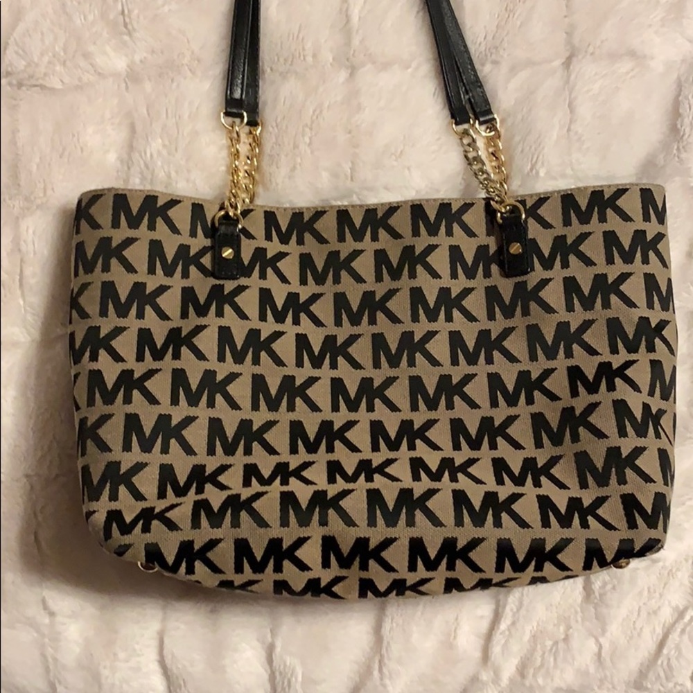 Michael Kors Logo Shoulder Bag